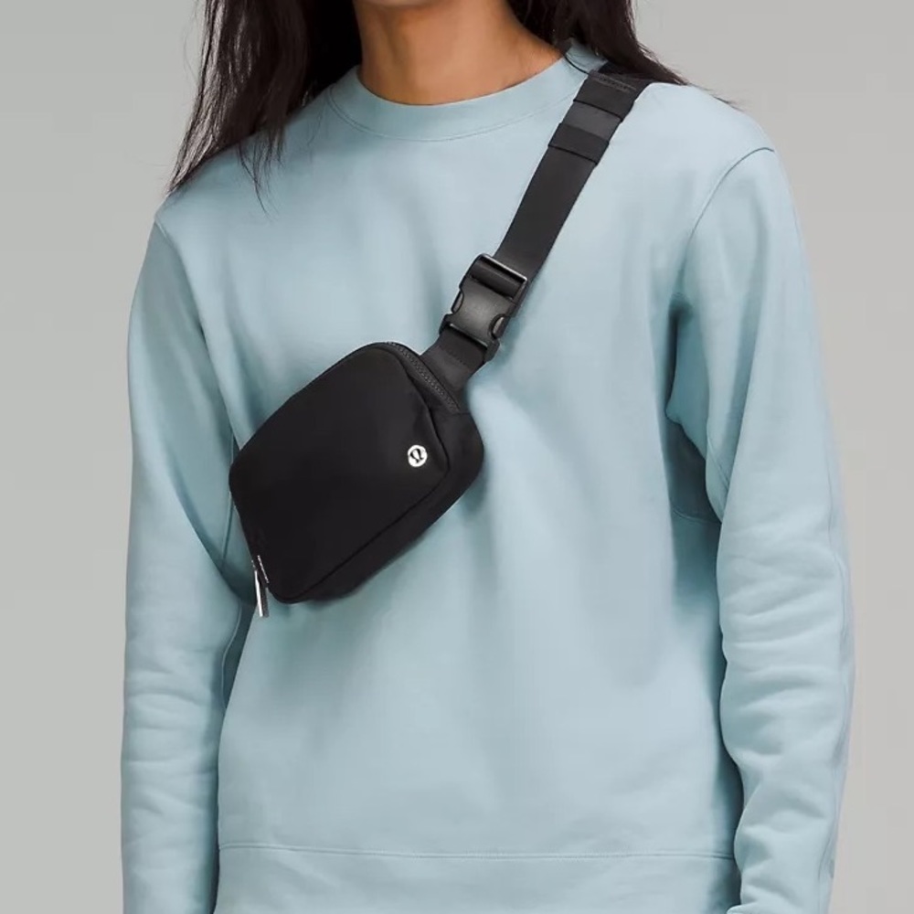 HP 2/19 NWT Lululemon Everywhere Black Belt Bag 1L - Picture 5 of 10